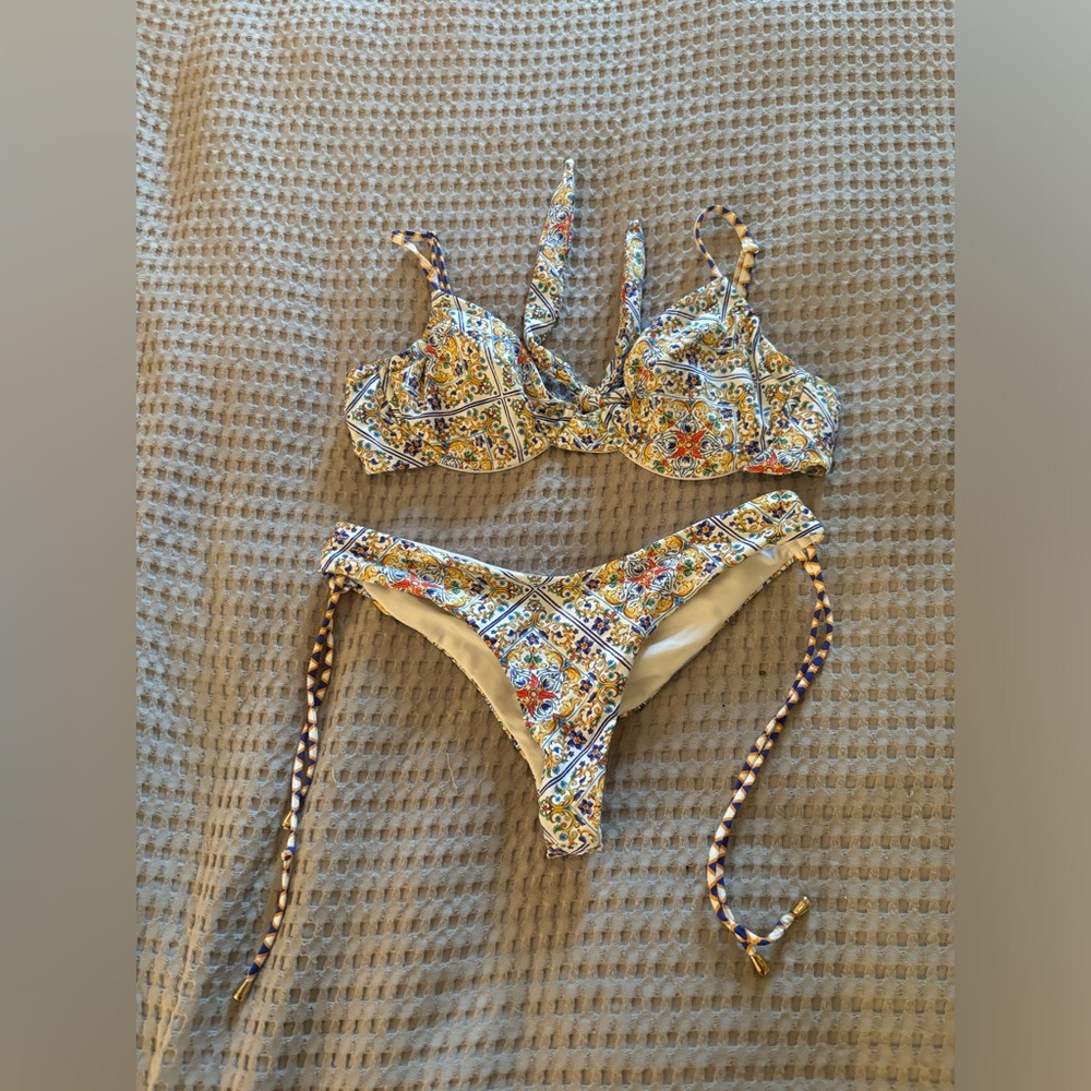 Womens Two Piece Bikini set Size: Small